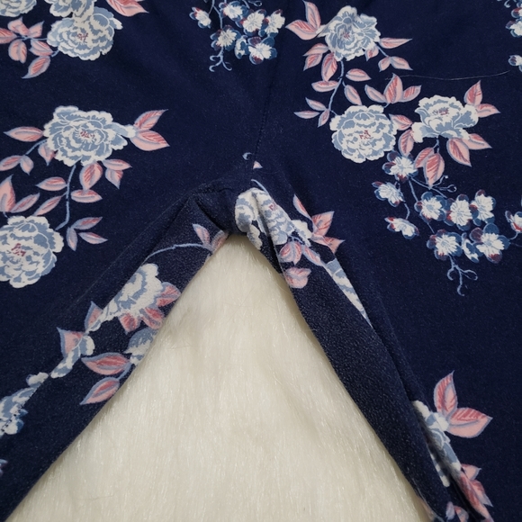 Pink Rose Navy Floral Leggings - Picture 7 of 7